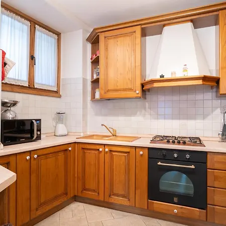 Ferienhaus La Dimora Del Borgo Lierna